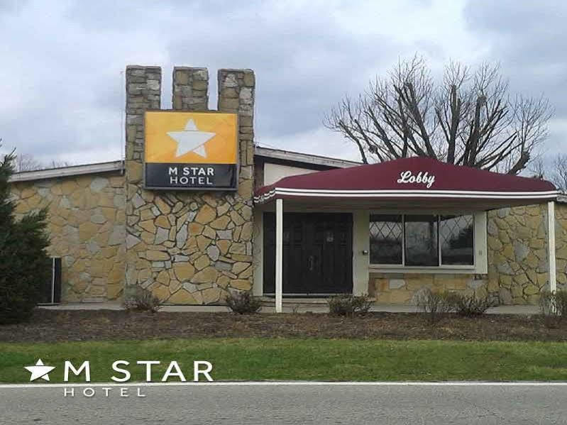 M Star Columbus North Motel Exterior photo